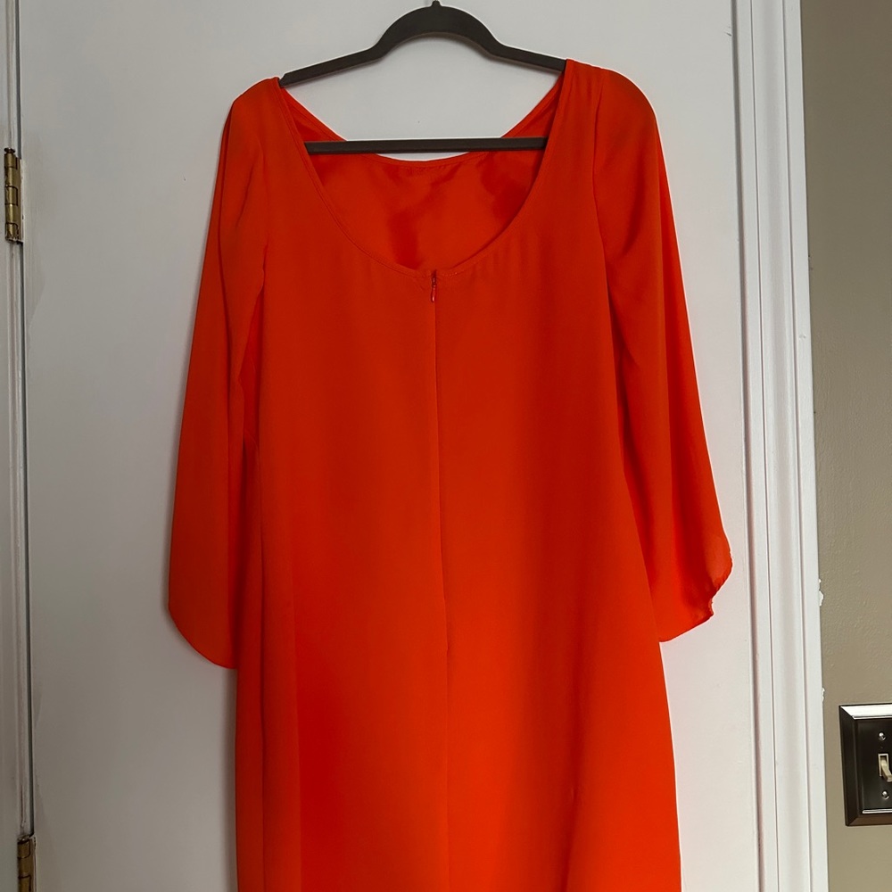Fun summer wedding guest dress.  Worn twice, photographs well.